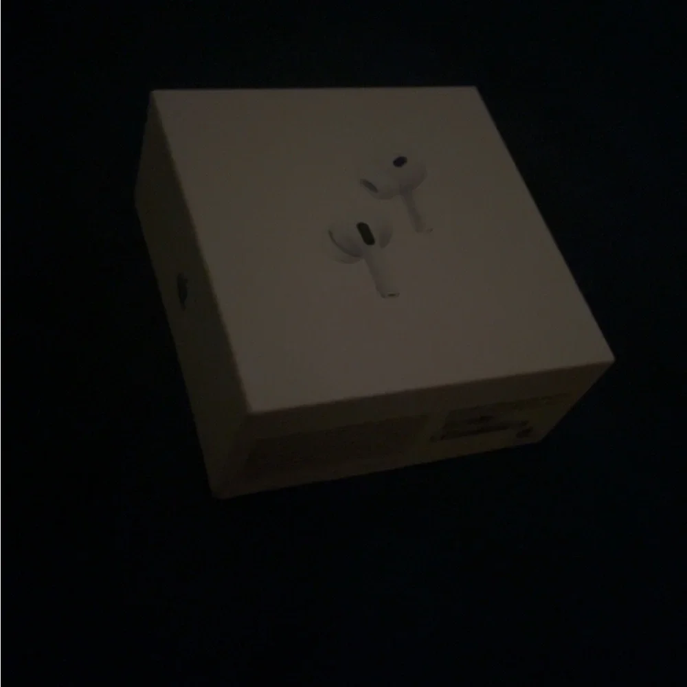 Apple White Wireless Earbuds with Charging Case